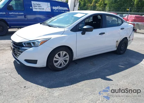 2024 Nissan Versa 1.6 S z USA, uszkodzony, nr VIN 3N1CN8DV5RL821598